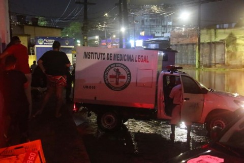 Por meio de nota, a Neoenergia lamentou as mortes e afirmou que encontrou uma ligação clandestina próxima ao trailer comercial em que o acidente aconteceu