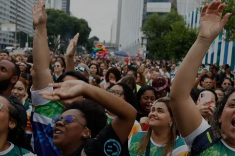 A proporção de evangélicos na população brasileira continua crescendo, segundo dados do Censo 2022