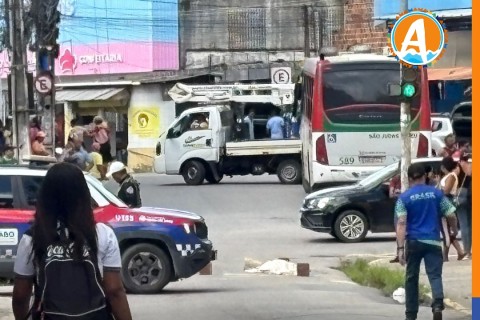 Uma mulher morreu após ser atropelada por um ônibus